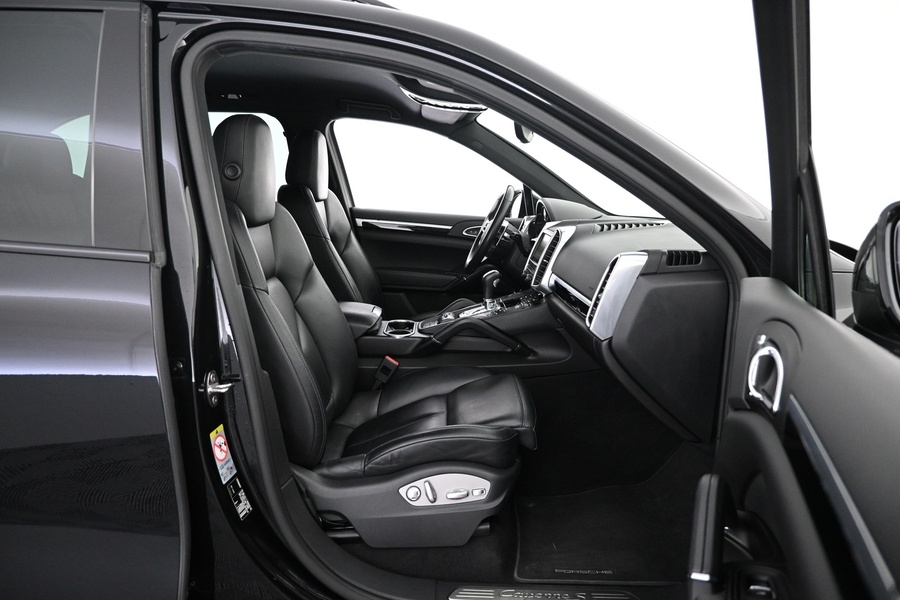 Porsche Cayenne vaihtoauto