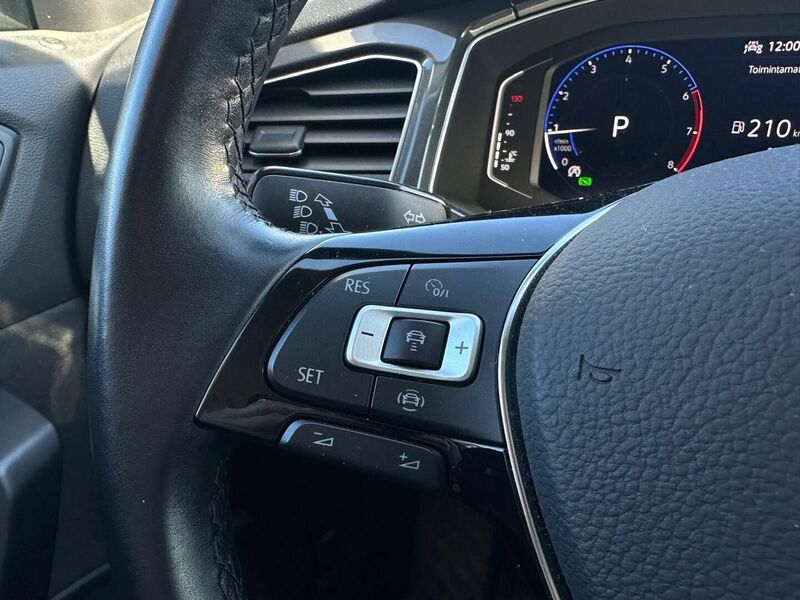 Volkswagen T-Roc vaihtoauto