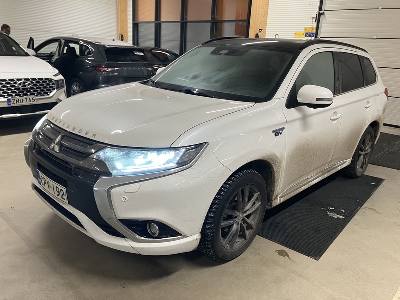 Mitsubishi Outlander PHEV vaihtoauto