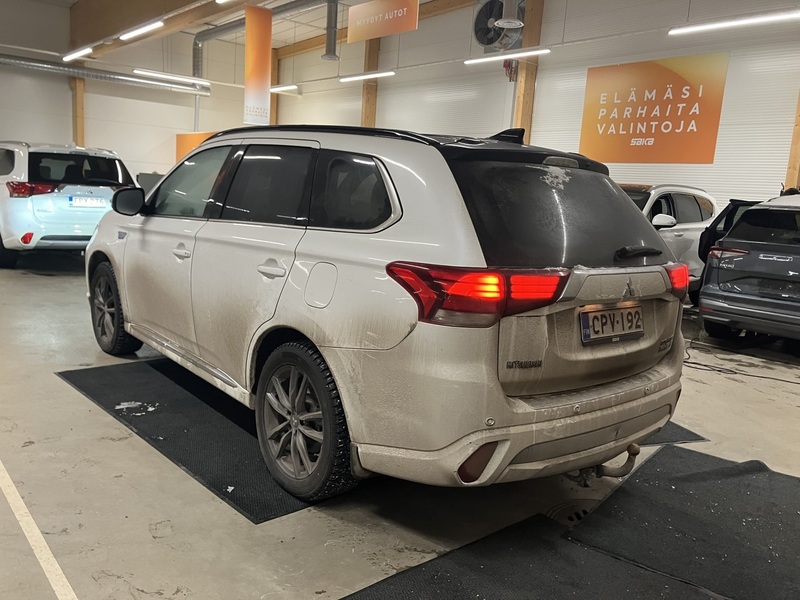 Mitsubishi Outlander PHEV vaihtoauto