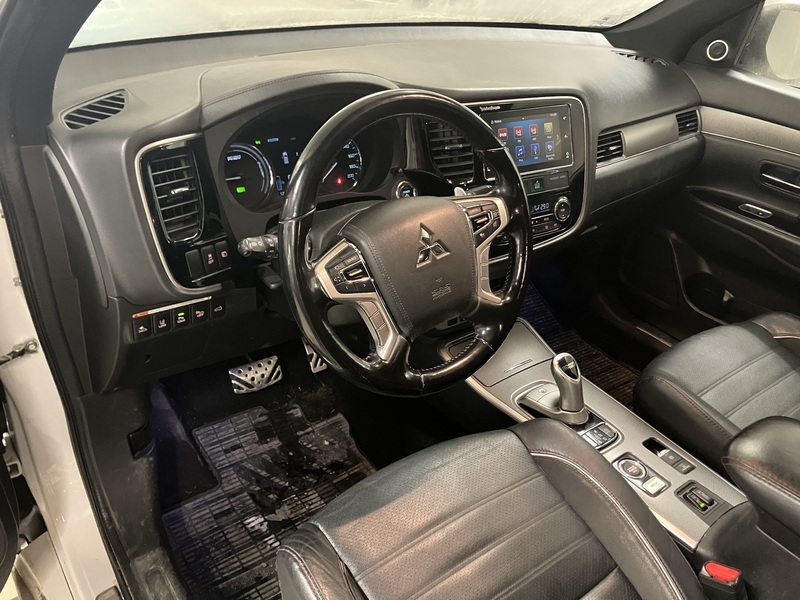 Mitsubishi Outlander PHEV vaihtoauto