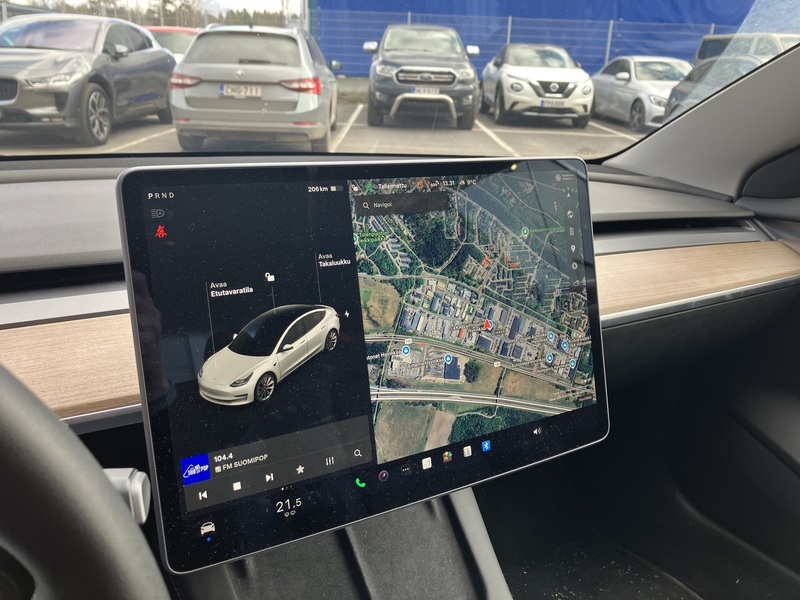 Tesla Model 3 vaihtoauto
