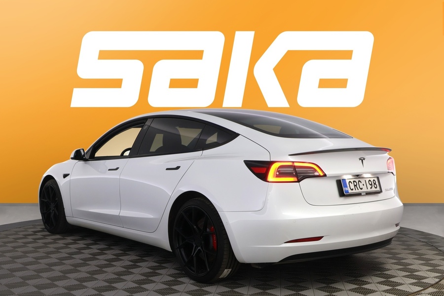 Tesla Model 3 vaihtoauto