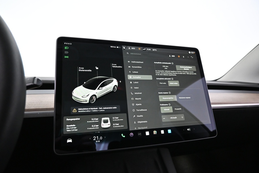 Tesla Model 3 vaihtoauto