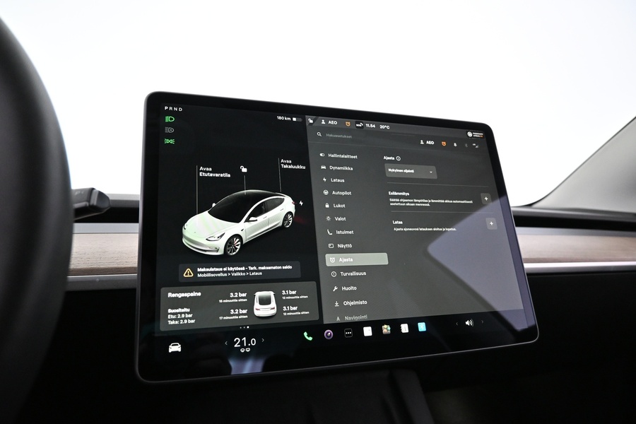 Tesla Model 3 vaihtoauto