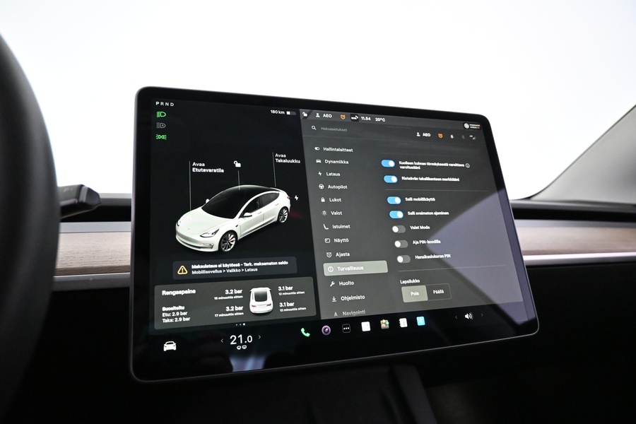 Tesla Model 3 vaihtoauto