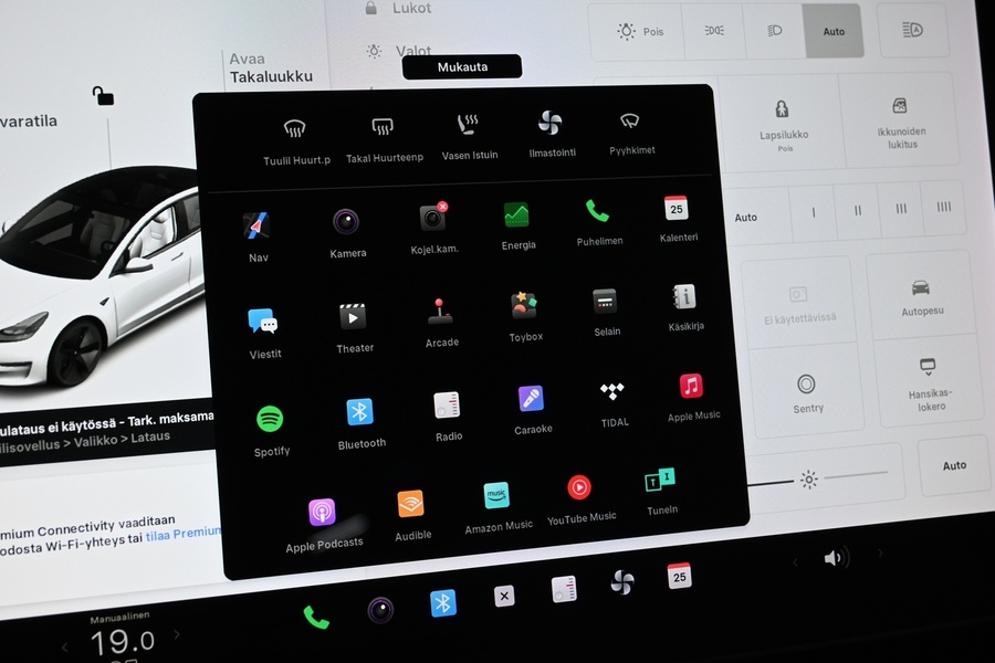 Tesla Model 3 vaihtoauto