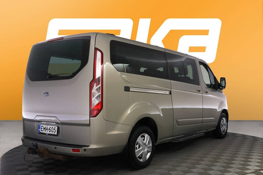 Ford Tourneo Custom vaihtoauto