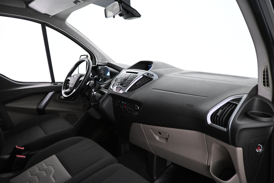 Ford Tourneo Custom vaihtoauto