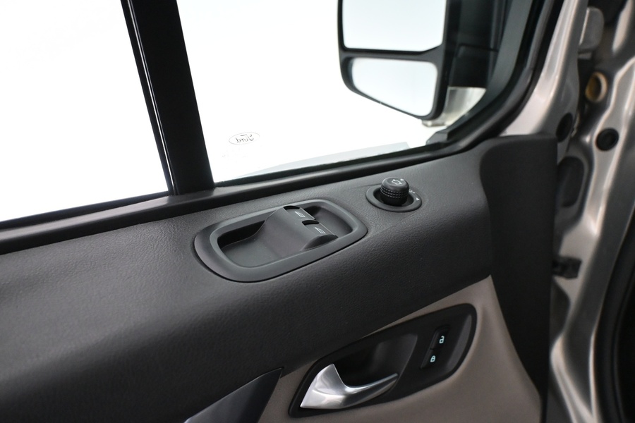 Ford Tourneo Custom vaihtoauto