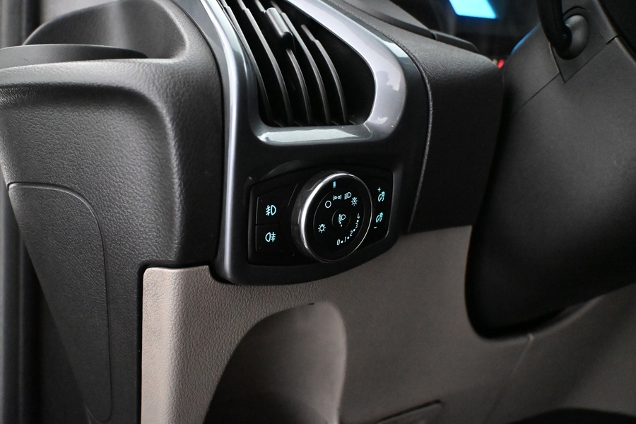 Ford Tourneo Custom vaihtoauto