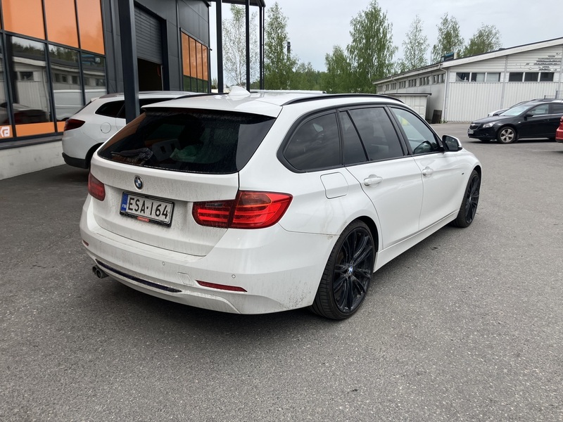 BMW 330 vaihtoauto