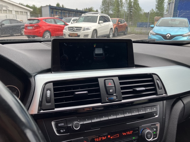 BMW 330 vaihtoauto