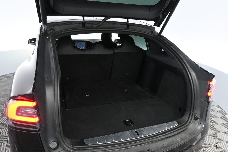 Tesla Model X vaihtoauto