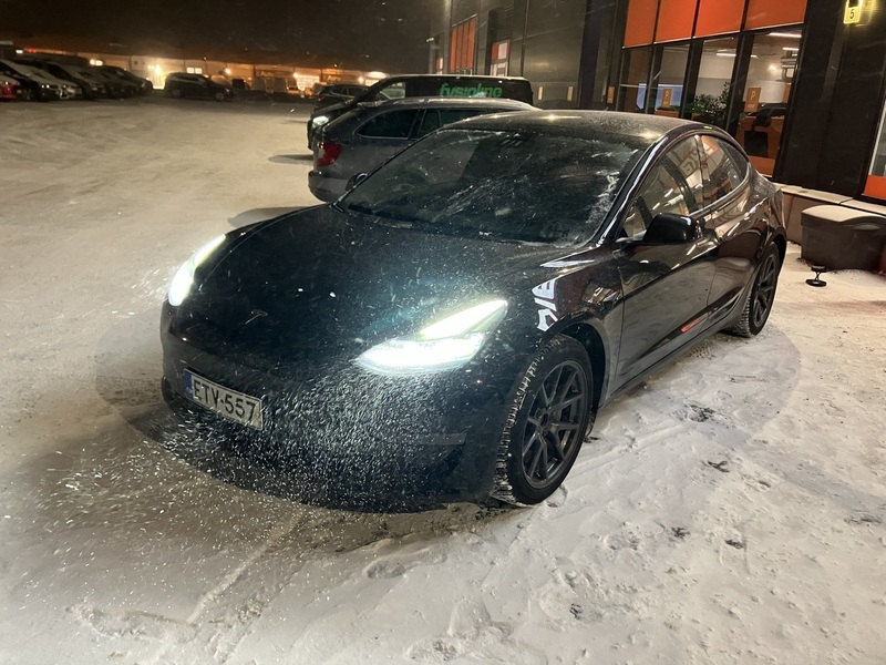 Tesla Model 3 vaihtoauto