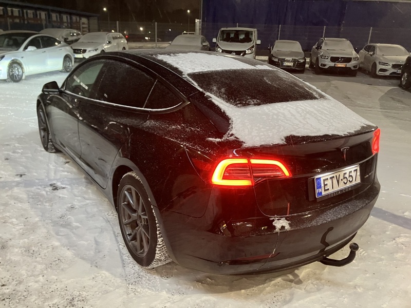 Tesla Model 3 vaihtoauto