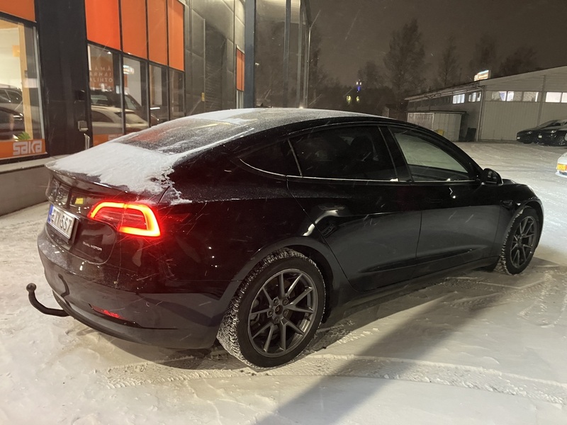 Tesla Model 3 vaihtoauto