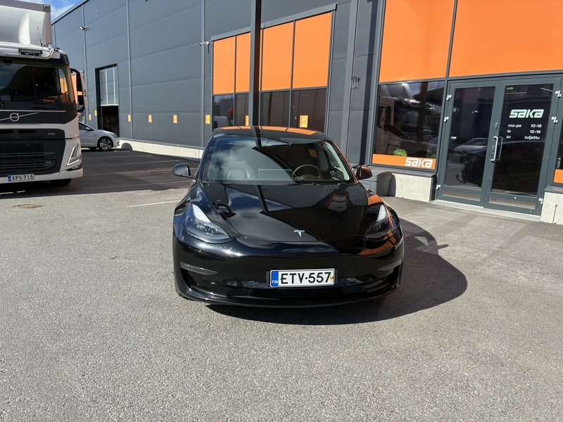 Tesla Model 3 vaihtoauto