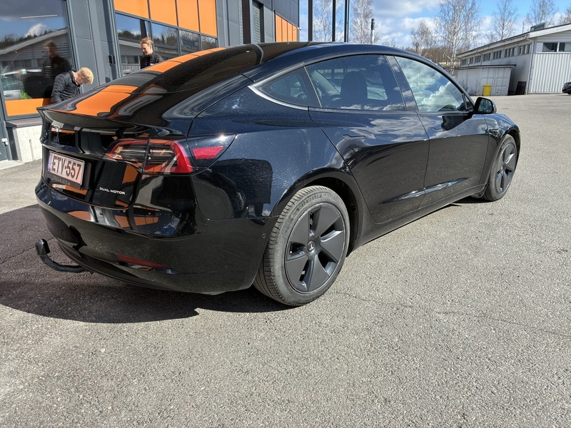Tesla Model 3 vaihtoauto