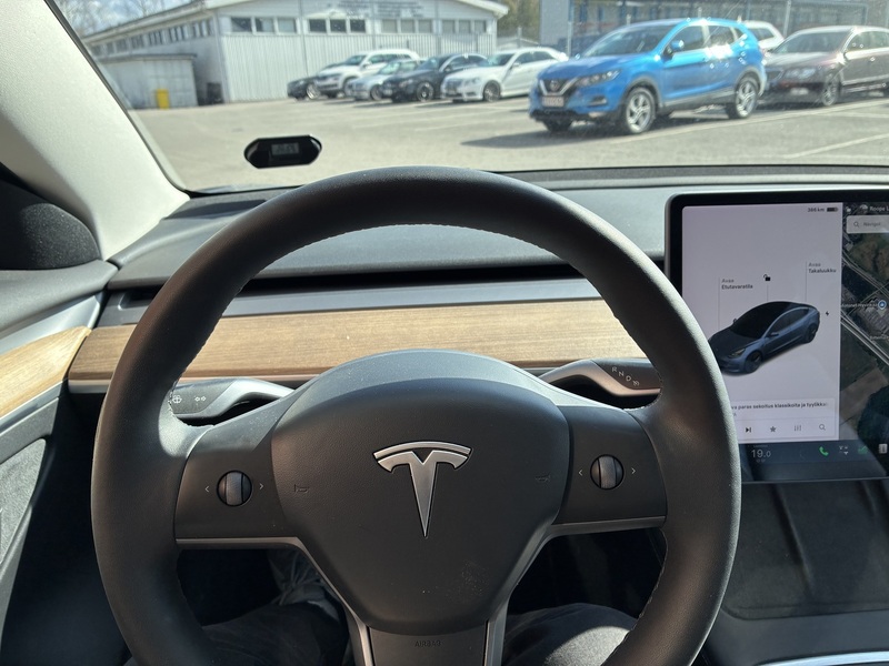 Tesla Model 3 vaihtoauto