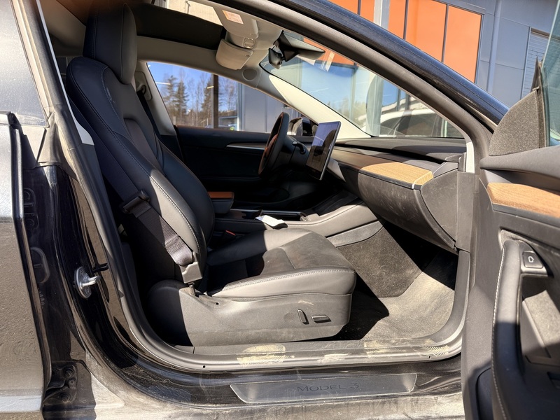 Tesla Model 3 vaihtoauto