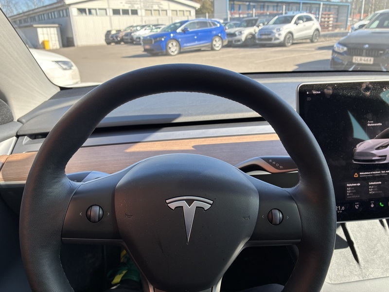 Tesla Model 3 vaihtoauto