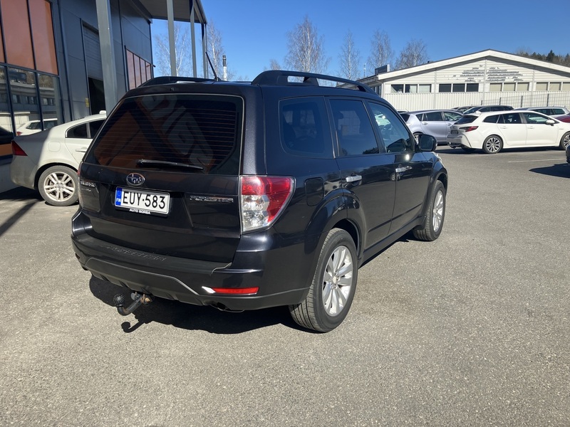 Subaru Forester vaihtoauto
