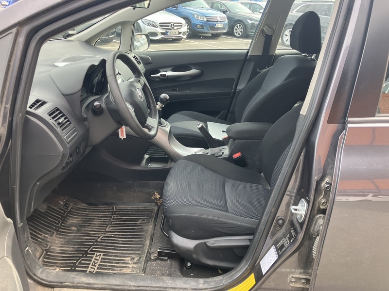 Toyota Auris vaihtoauto