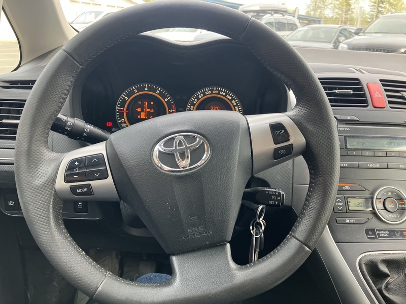 Toyota Auris vaihtoauto