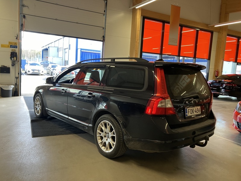 Volvo V70 vaihtoauto