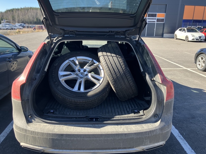 Volvo V90 Cross Country vaihtoauto