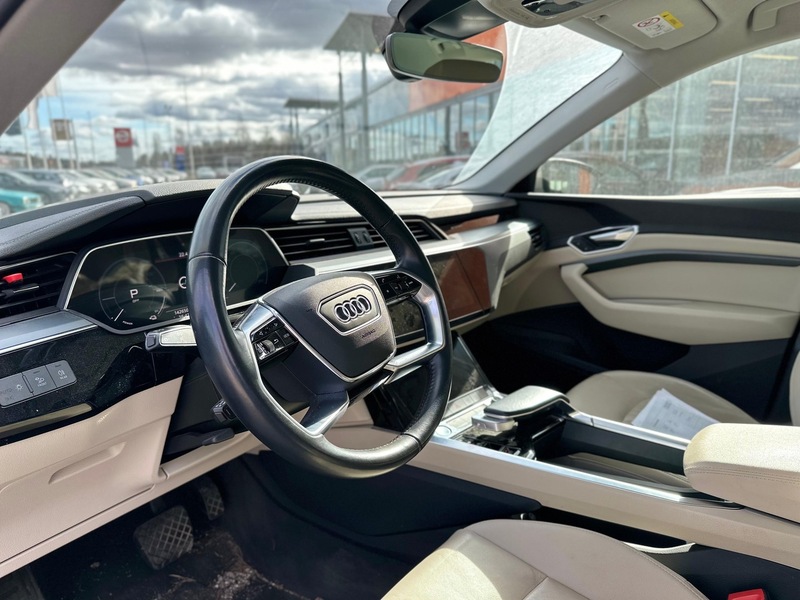 Audi e-tron vaihtoauto