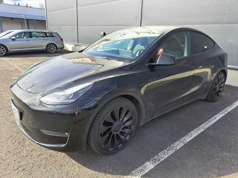 Tesla Model Y vaihtoauto