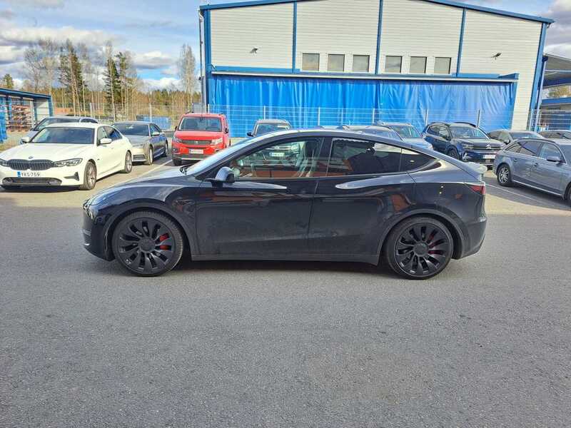 Tesla Model Y vaihtoauto