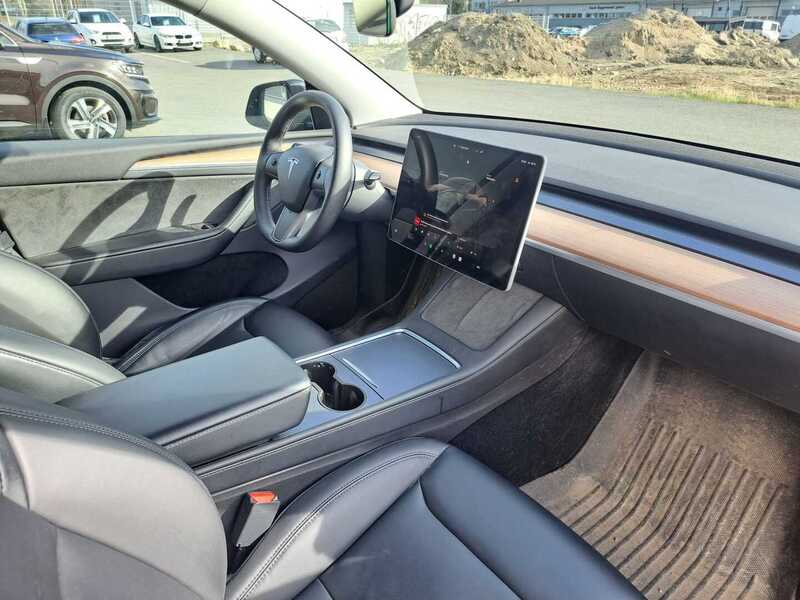 Tesla Model Y vaihtoauto