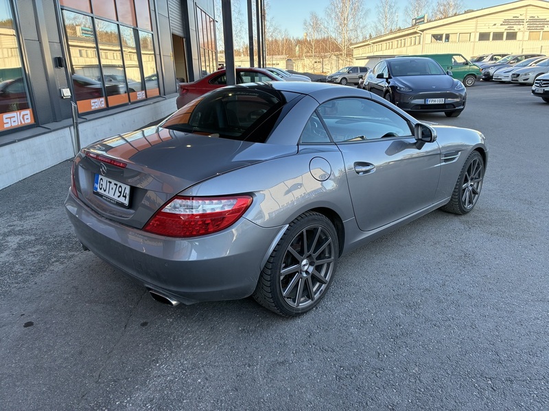 Mercedes-Benz SLK vaihtoauto