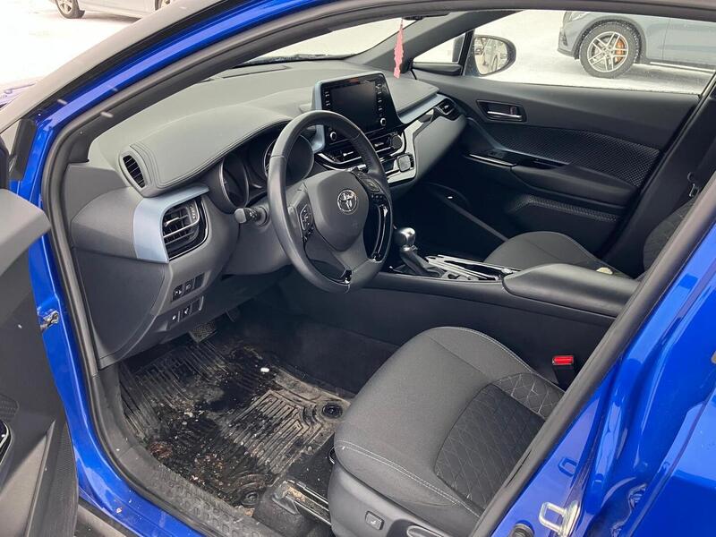 Toyota C-HR vaihtoauto