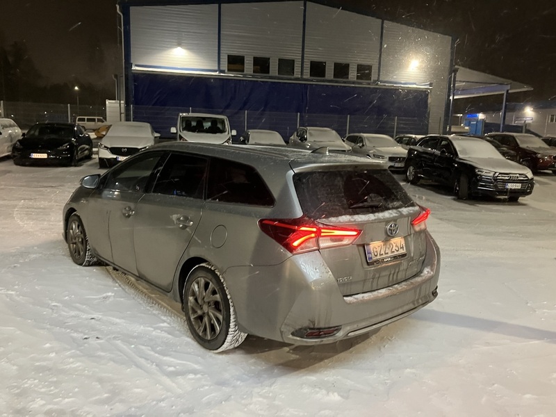 Toyota Auris vaihtoauto