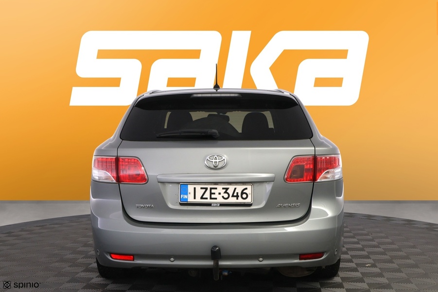 Toyota Avensis vaihtoauto