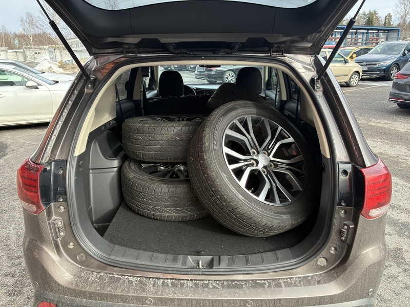 Mitsubishi Outlander vaihtoauto