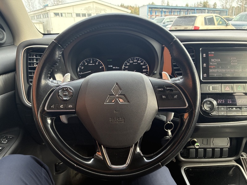 Mitsubishi Outlander vaihtoauto