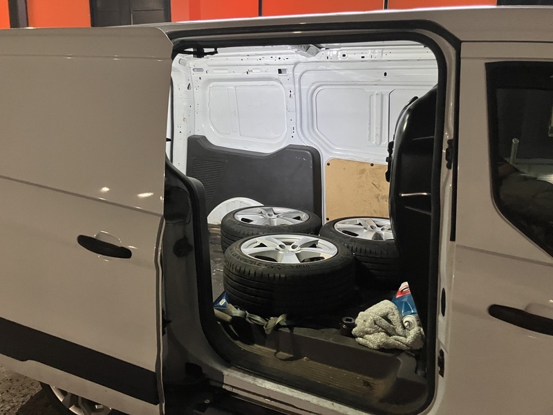 Ford Transit Connect vaihtoauto