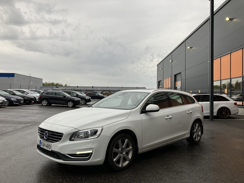 Volvo V60 vaihtoauto