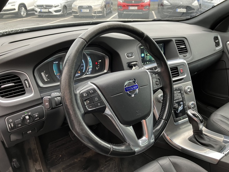 Volvo V60 vaihtoauto