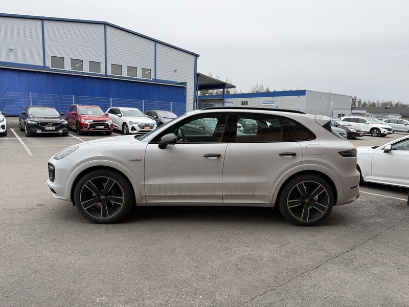 Porsche Cayenne vaihtoauto