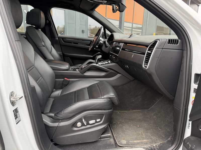 Porsche Cayenne vaihtoauto