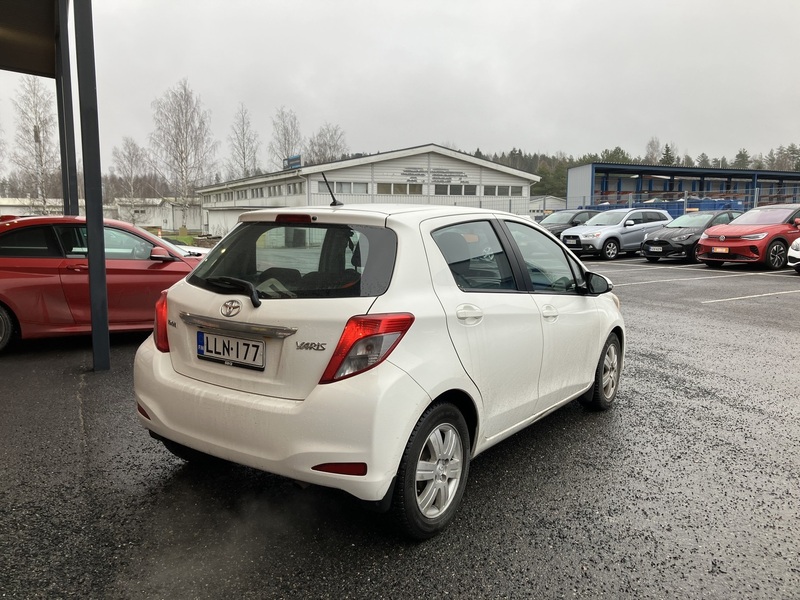 Toyota Yaris vaihtoauto