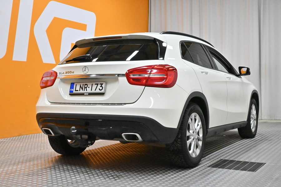 Mercedes-Benz GLA vaihtoauto
