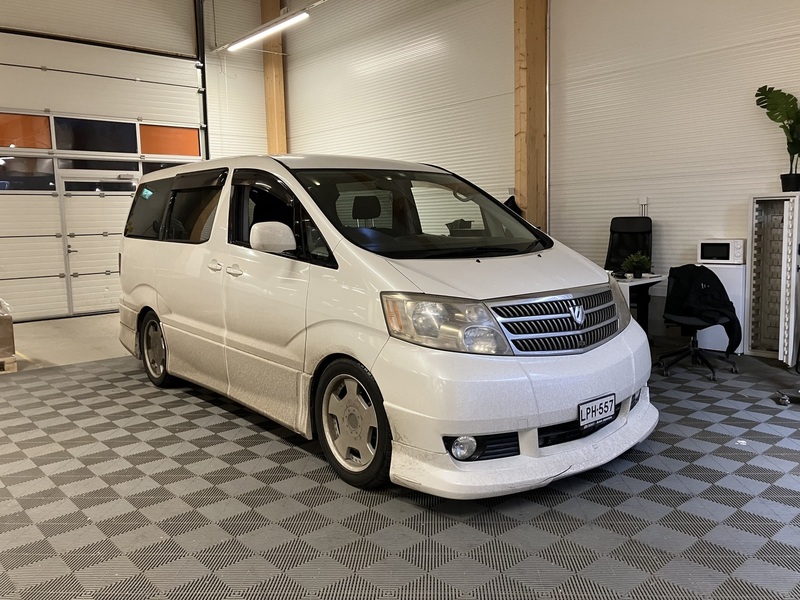 Toyota Alphard vaihtoauto