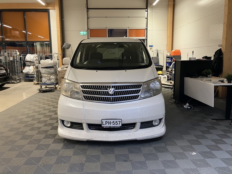 Toyota Alphard vaihtoauto